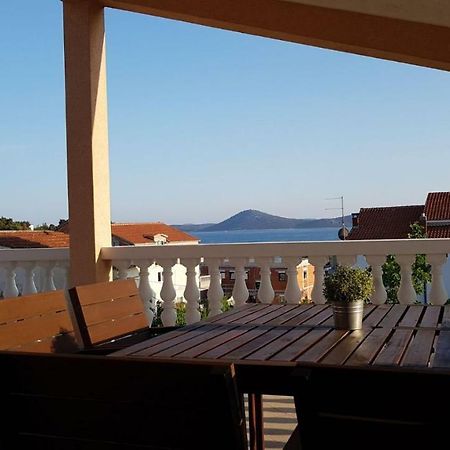 Apartmani Mira Vodice Exteriör bild
