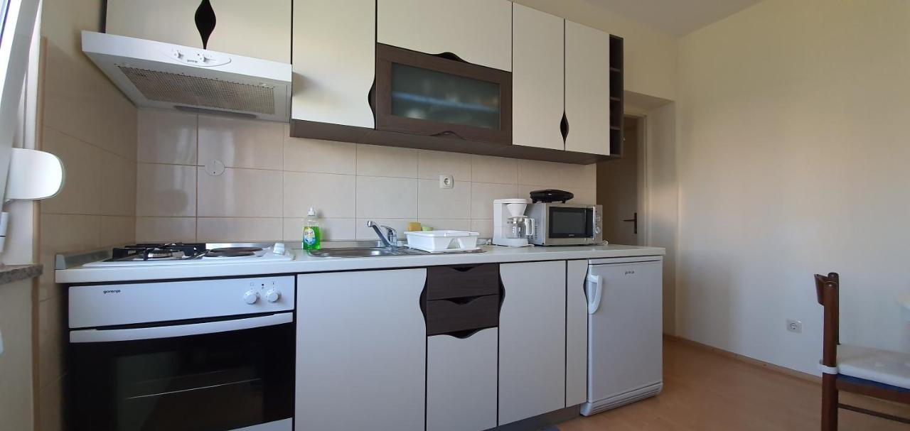 Apartmani Mira Vodice Exteriör bild