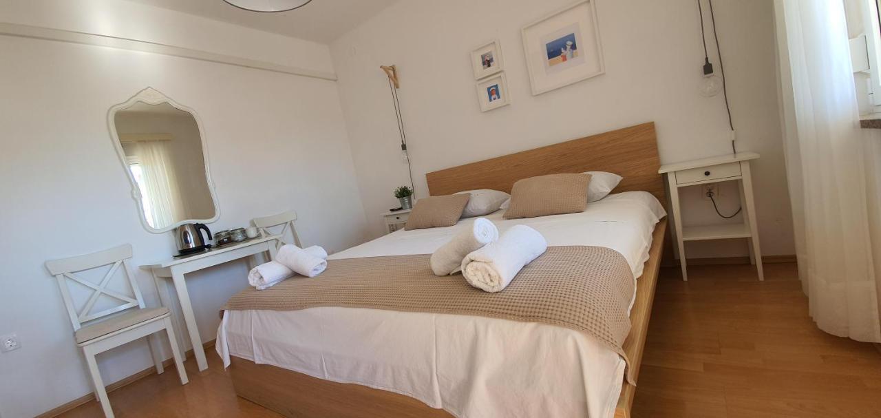 Apartmani Mira Vodice Exteriör bild