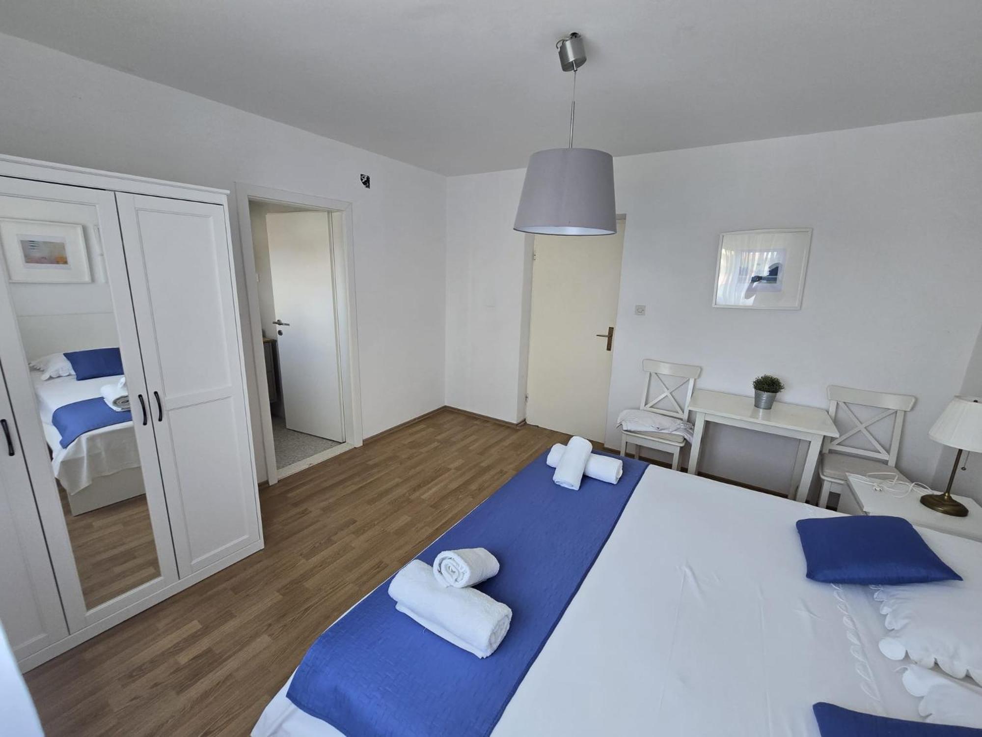 Apartmani Mira Vodice Exteriör bild