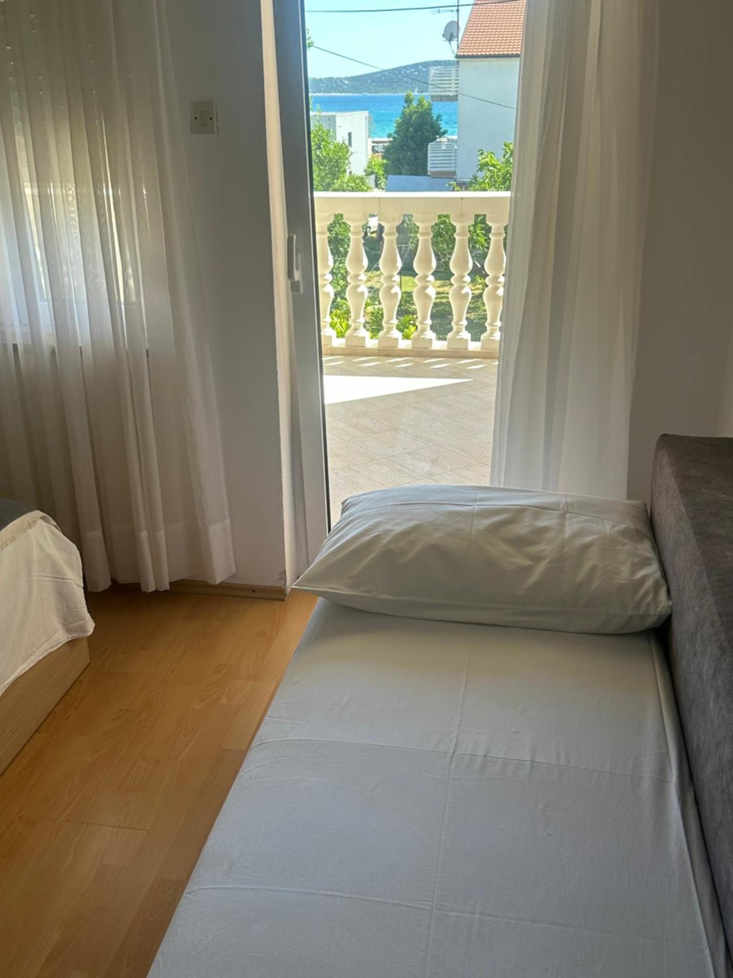 Apartmani Mira Vodice Exteriör bild