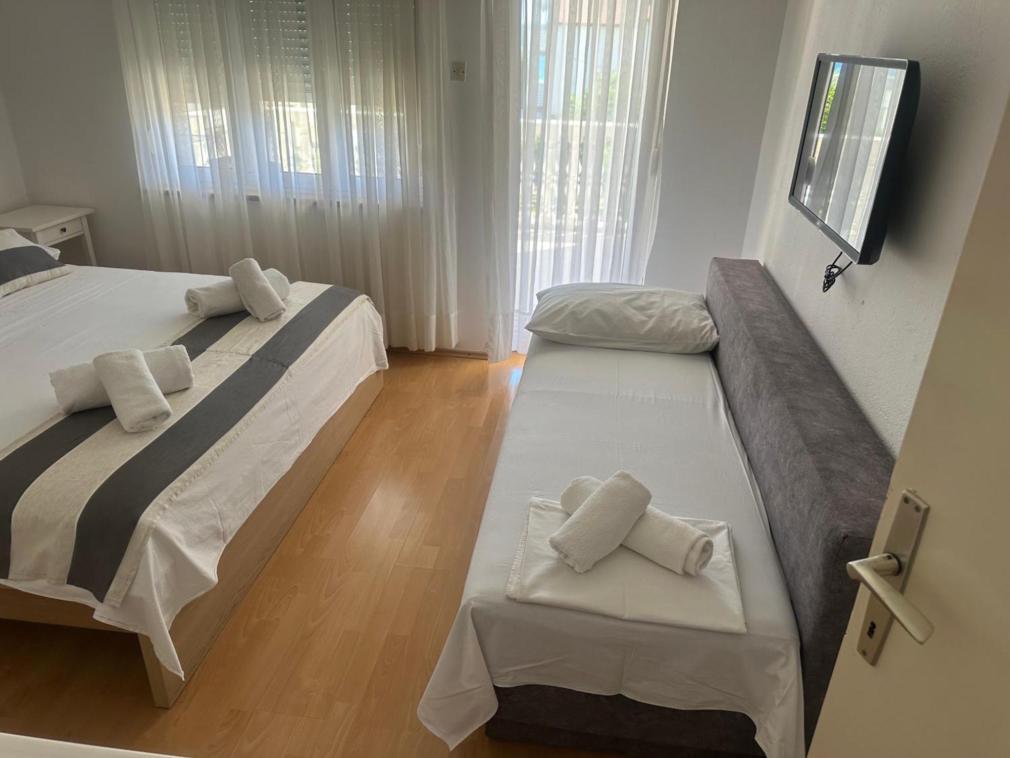 Apartmani Mira Vodice Exteriör bild