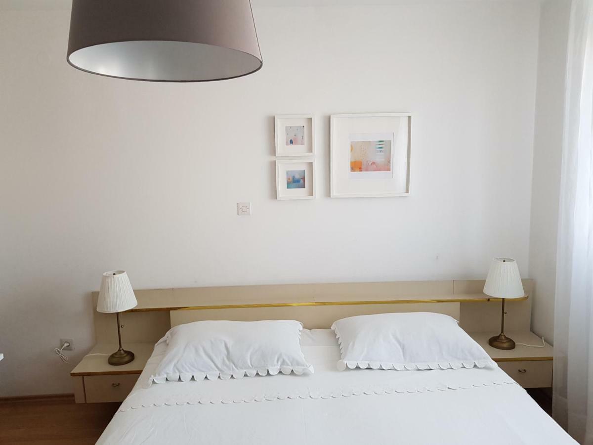 Apartmani Mira Vodice Exteriör bild