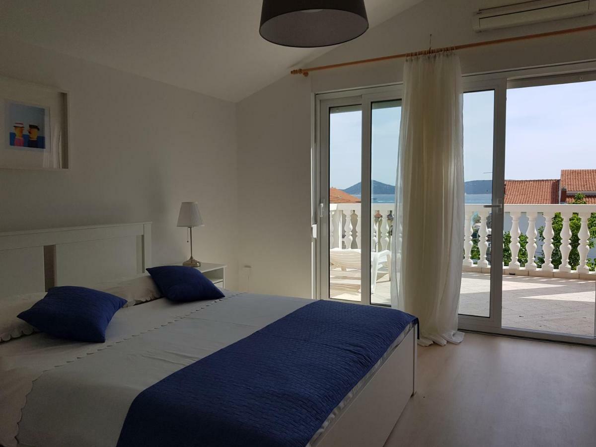Apartmani Mira Vodice Exteriör bild