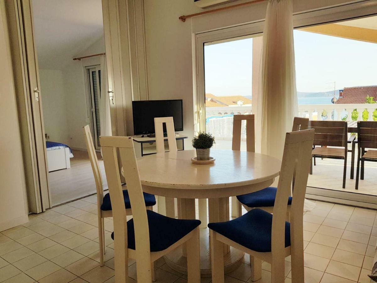 Apartmani Mira Vodice Exteriör bild