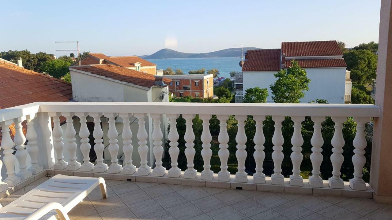 Apartmani Mira Vodice Exteriör bild